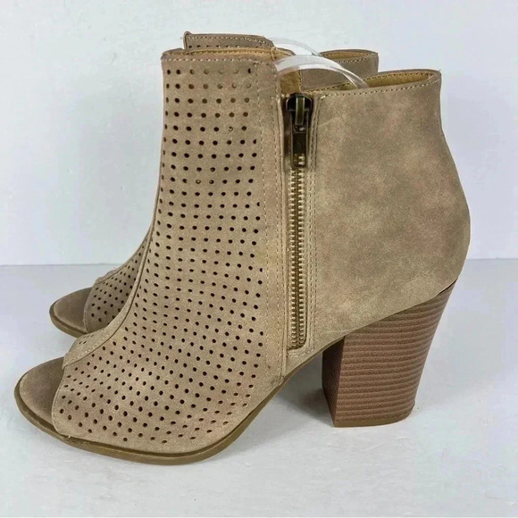 Brash vegan leather  booties - Picture 2 of 8